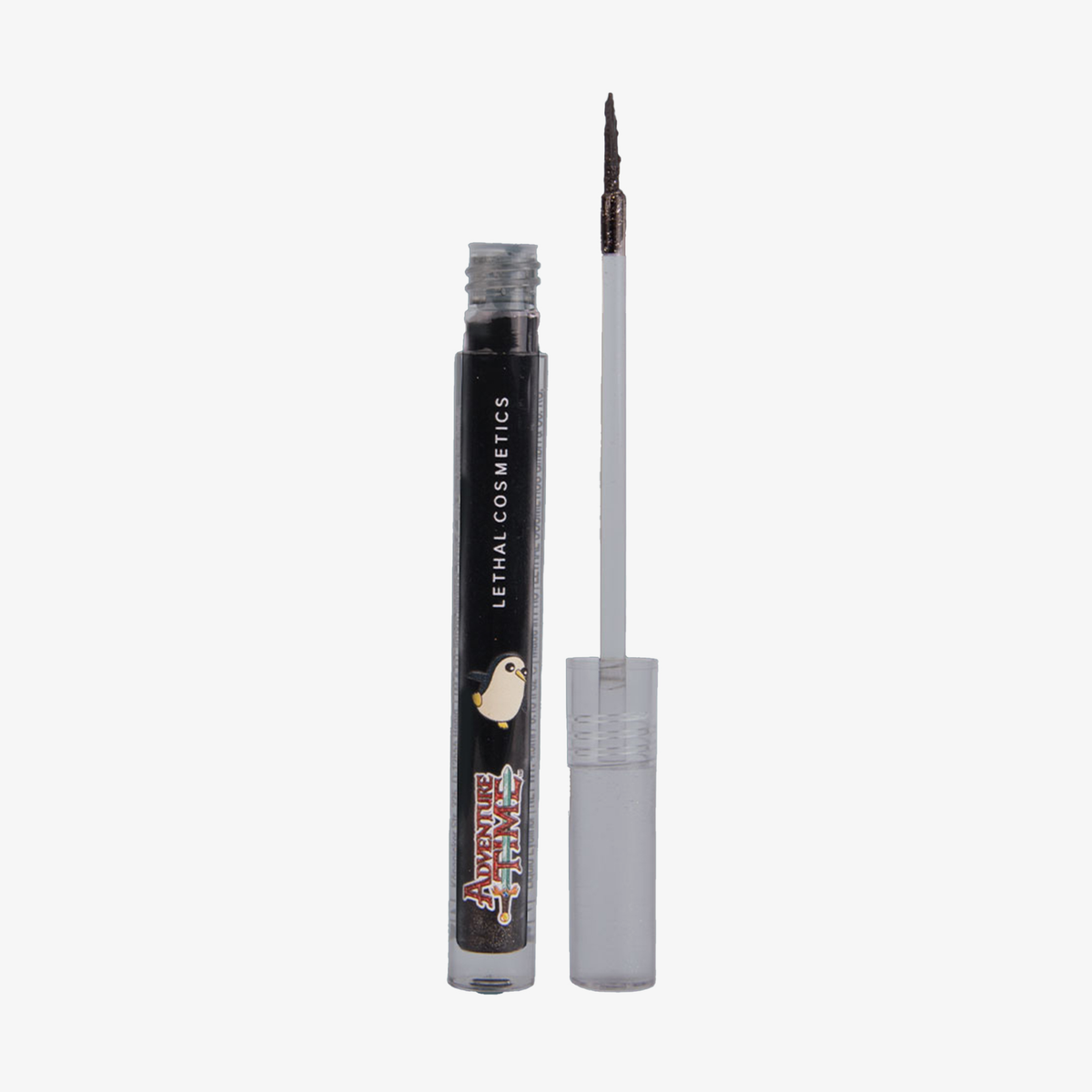 Geöffneter Adventure Time Liquid Eyeliner in der Farbe Gunter (Schwarz mit Glitzer) und Abbildung des Pinguins auf der Flasche.