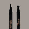 Die beiden Spitze des The Conjuring Eyeliner Stamps Black Mass von Lethal Cosmetics: einer mit einer Filzspitze, der andere mit einer Stempelspitze.