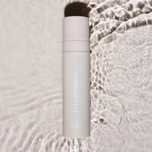 On Set - Long-Lasting Setting Spray
