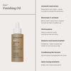 Tropfflasche mit Living Proof No Frizz Vanishing Oil neben Vorteilen der Inhaltsstoffe auf der rechten Seite des Bildes.