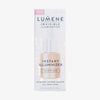 Verpackung des Lumene INVISIBLE ILLUMINATION Illuminizer, in der Farbe Golden Hour (Champagner) mit Abbildung des Flasche.