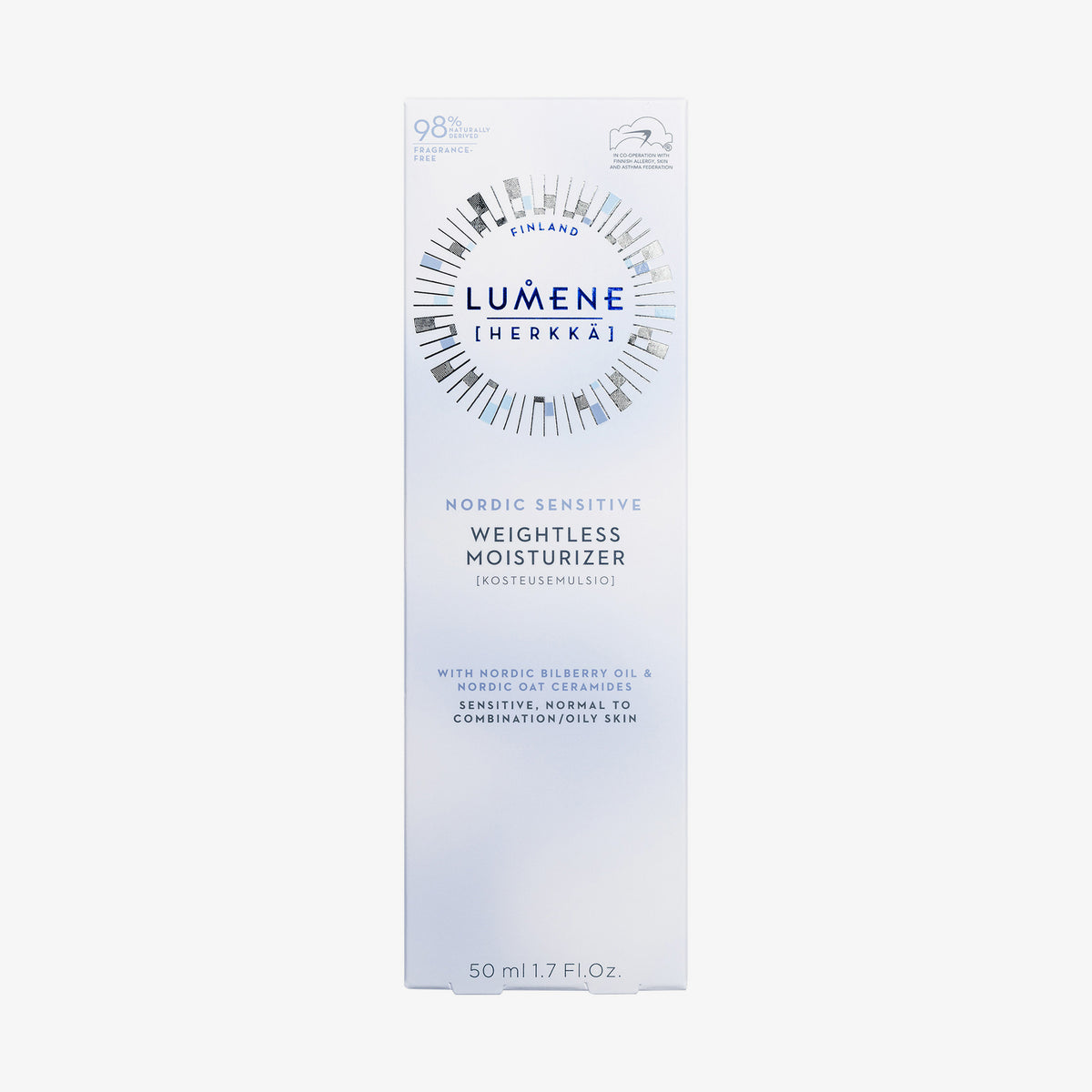 Weiße Schachtel von Lumene Nordic Sensitive [HERKKÄ] Weightless Moisturizer mit blauen und silbernen Designelementen.