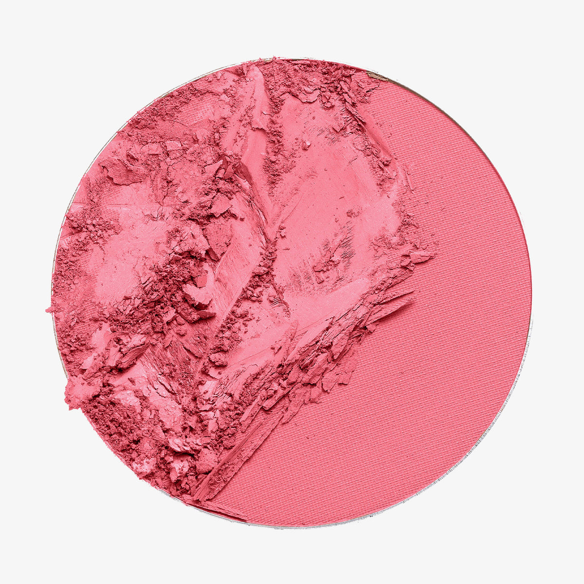 Eine teilweise zerkleinerte runde Schale von Made by Mitchell Blursh Press'd Pink Powdered Blush ist auf einem weißen Hintergrund abgebildet.