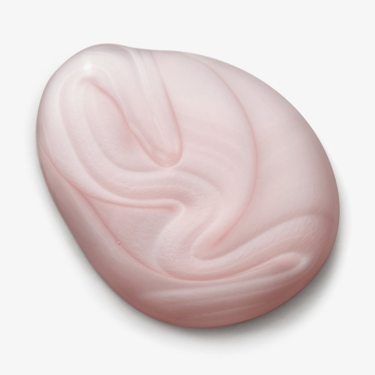 Blassrosa Klecks des Luminous Colour Shampoo von maria nila ist auf weißem Hintergrund abgebildet.
