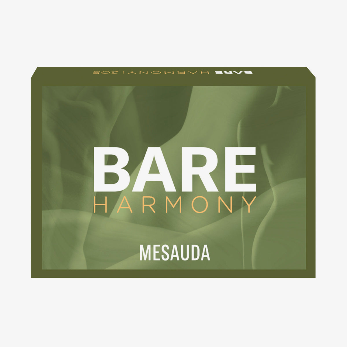 Grüne Schachtel mit der Aufschrift Bare Harmony von Mesauda Beauty mit einem weichen, abstrakten Hintergrunddesign.