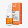 Eine 20ml Flasche und orangefarbende Schachtel von Nø Cosmetics renew tøday Retinol Serum vor weißem Hintergrund.