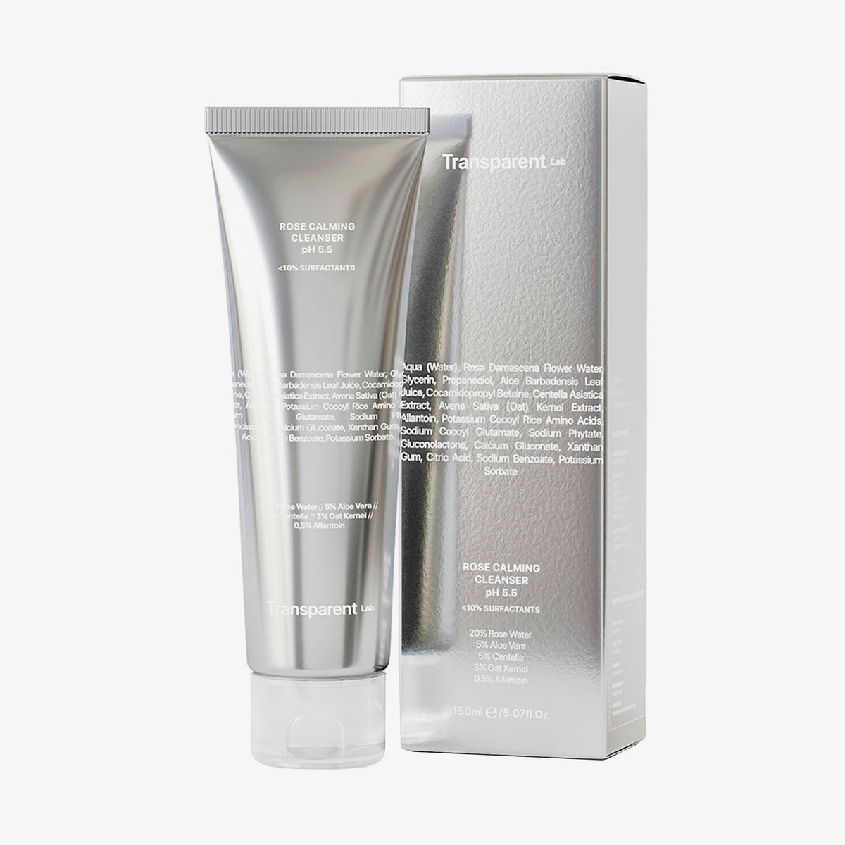 Silberne Tube und Schachtel des Rose Calming Cleansers, nebeneinander angeordnet.