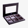 Die MAGNETIC™ Customizable Palette von Lethal Cosmetics hat sechs quadratische Pfännchen und einen großen Innenspiegel.