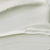 Der Oil Free Moisturizer SPF 30 von Mario Badescu hat eine weiche, cremig-weiße Textur.