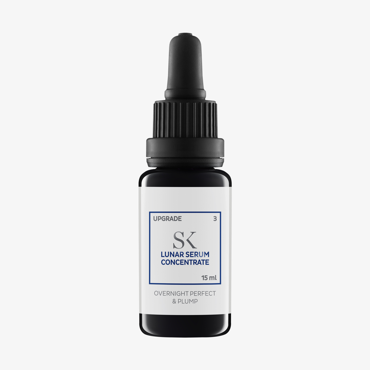Eine Tropfflasche aus dunklem Glas aus dem Winter Collagen Bank-Set mit einem weißen Etikett, auf dem Lunar Serum Concentrate steht.