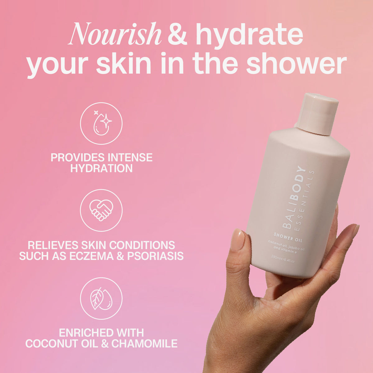 In der Hand hält das Bali Body Shower Oil vor rosa Hintergrund; daneben Vorteile des Produkts