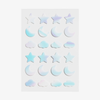 Magic Dream Dots – Bogen mit schillernden Aufklebern in Form von Sternen, Monden und Wolken.