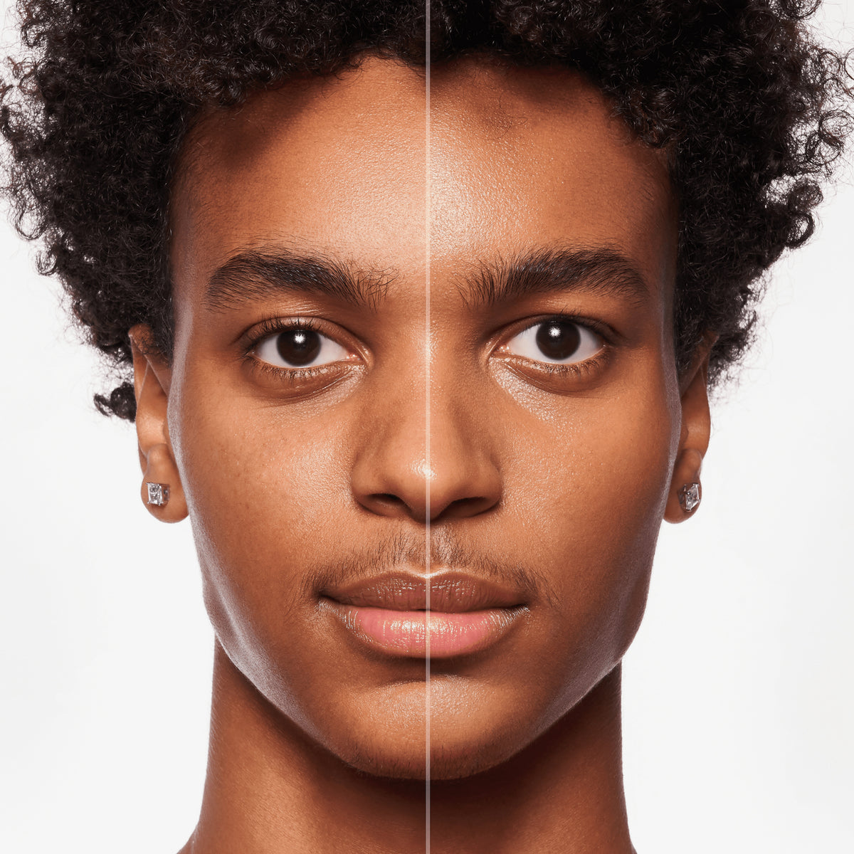 Geteiltes Gesicht einer Person mit mittlerm-dunklem Hautton zeigt links natürliche Haut und rechts perfektioniertes Hautbild mit MAGIC FILTER Glow Booster 50 Tan/ Deep.