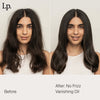 Geteiltes Bild einer Frau mit krausem Haar (links) und glattem, glänzendem Haar (rechts) nach der Verwendung von Living Proof No Frizz Vanishing Oil.
