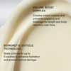 Die cremefarbene Textur der OLAPLEX Weightless Nourishing Mask im Hintergrund; darüber Infos zum Volumen-Boost Complex und zur innovativen Biomimetic Cuticle Technology.