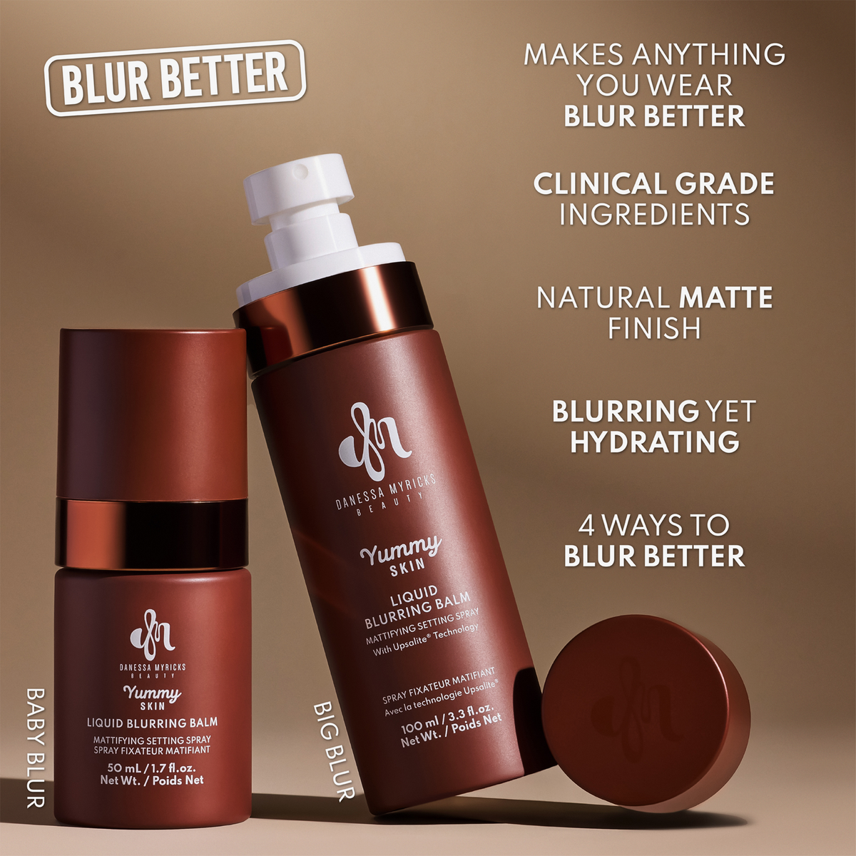 Zwei Größen des Danessa Myricks Yummy Skin Liquid Blurring Balm Sprays vor braunem Hintergrund, mit Text zu Vorteilen wie mattem Finish und hydratisierender Wirkung.