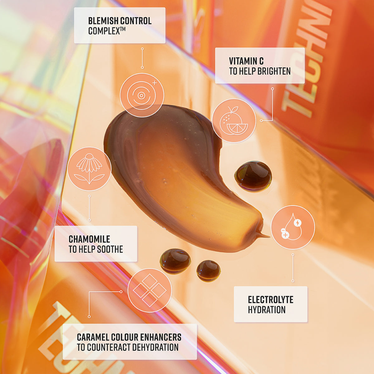 Brauner Swatch des Technocolor Self Tanning Face Serum Caramel auf buntem Hintergrund; dazu Info zu Inhaltsstoffen.