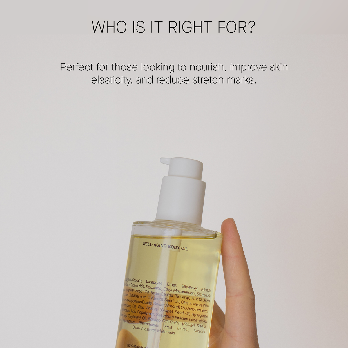 Die Hand hält das Transparent Lab Well-Aging Body Oil vor einem hellen Hintergrund, der die Pflege und verbesserte Elastizität der Haut hervorhebt.