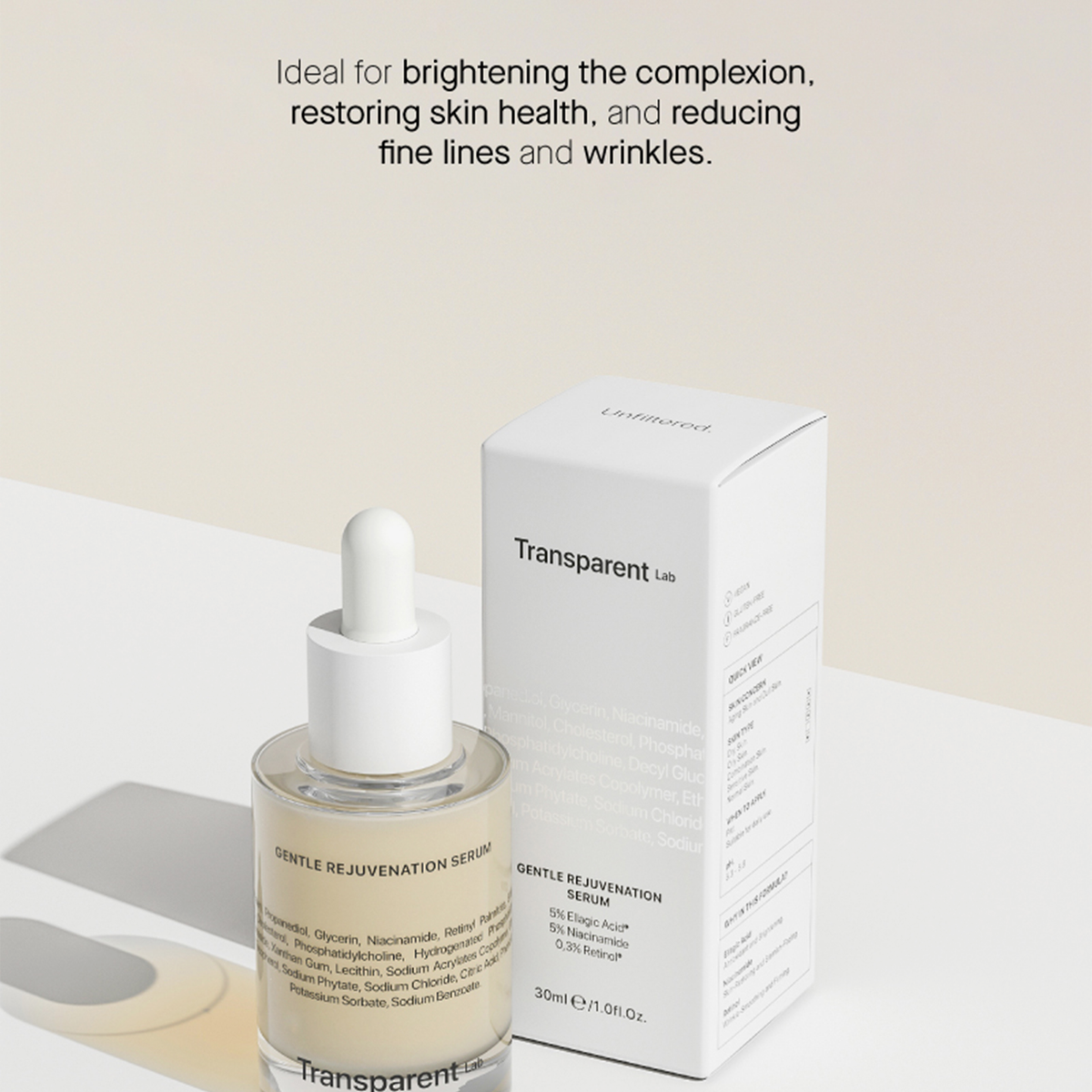 Eine Flasche mit Pipette zum Gentle Rejuvenation Serum befindet sich neben der Verpackung und hebt die Vorteile der Hautaufhellung und Faltenreduzierung hervor.