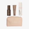 Das „Bali Body Mini Welcome Kit“ enthält vier Bräunungsprodukte und einen Beutel, die vor einem weißen Hintergrund präsentiert werden.