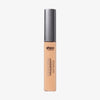 Eine Tube Chroma Conceal Liquid Concealer im mittlerem Farbton C3, grauer Kappe und durchsichtigem Körper.
