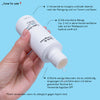 Eine Hand hält eine offene Flasche Geek & Gorgeous Calm Down 100 ml; dazu Anwendungshinweise.