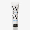 Eine Weiße Tube Color Security Conditioner F-N für coloriertes Haar von Color Wow mit schwarzem Deckel vor weißem Hintergrund.