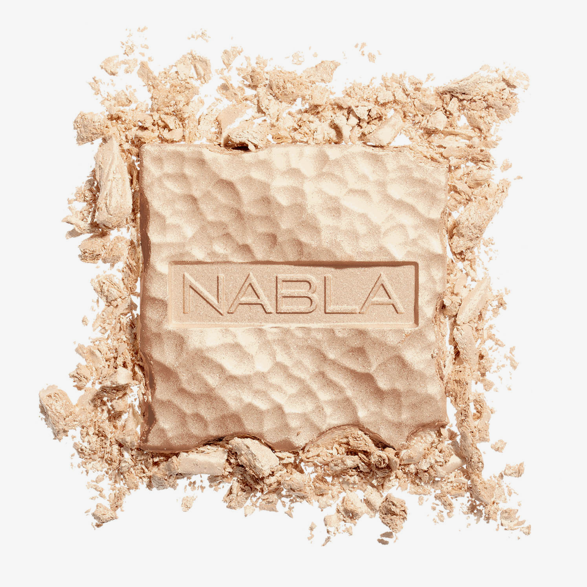 Ein zerkleinertes beiges Puder-Make-up namens Skin Glazing, mit NABLA-Prägung in der Mitte des gepressten Puders.