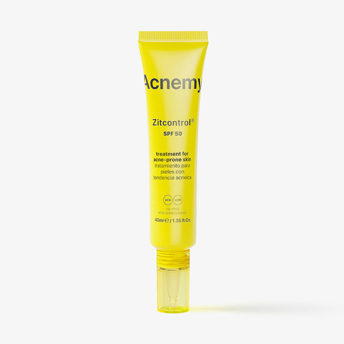Eine Tube Acnemy Zitcontrol® SPF 50 vor weißem Hintergrund