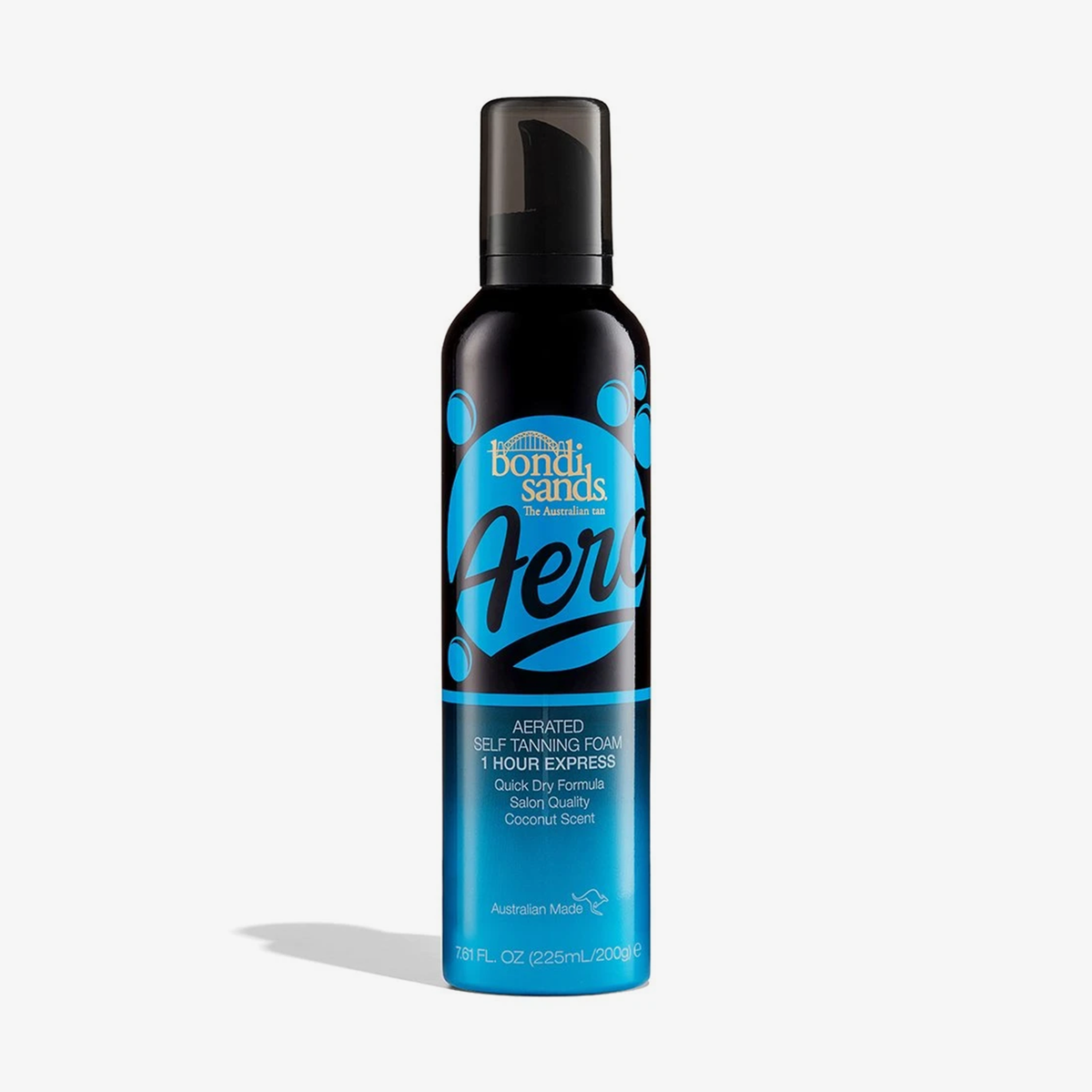Eine schwarz-blaue Aerosolflasche Aero One Hour Express Self Tanning Foam von Bondi Sands vor weißem Hintergrund