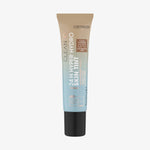 Eine Tube Catrice Clean ID 24H Hyper Hydro Skin Tint 070 Cool Copper mit beige-blauem Farbverlauf und schwarzem Deckel.
