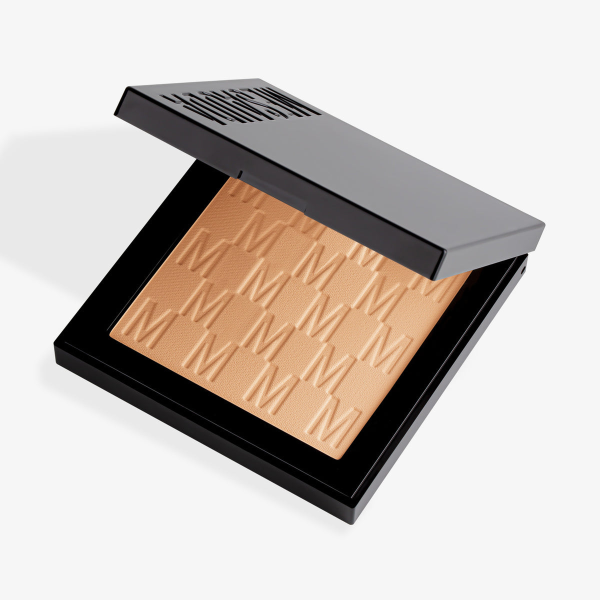 Das halb-geöffnete Puder Nude Venus von Mesauda Beauty in einer quadratischen Produktschale und eingeprägtem M-Muster.
