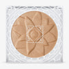 OFRA Pure Glow Finishing Powder in der Nuance Medium in runder, transparenter Dose mit weißem Deckel und Purish-Branding, auf weißem Hintergrund.