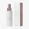 Weiße Sprühflasche mit der Aufschrift „Ultra Hydrating Fine Mist“ und passender Produktverpackung, auf beiden steht „Ultra Hydrating Fine Mist“.