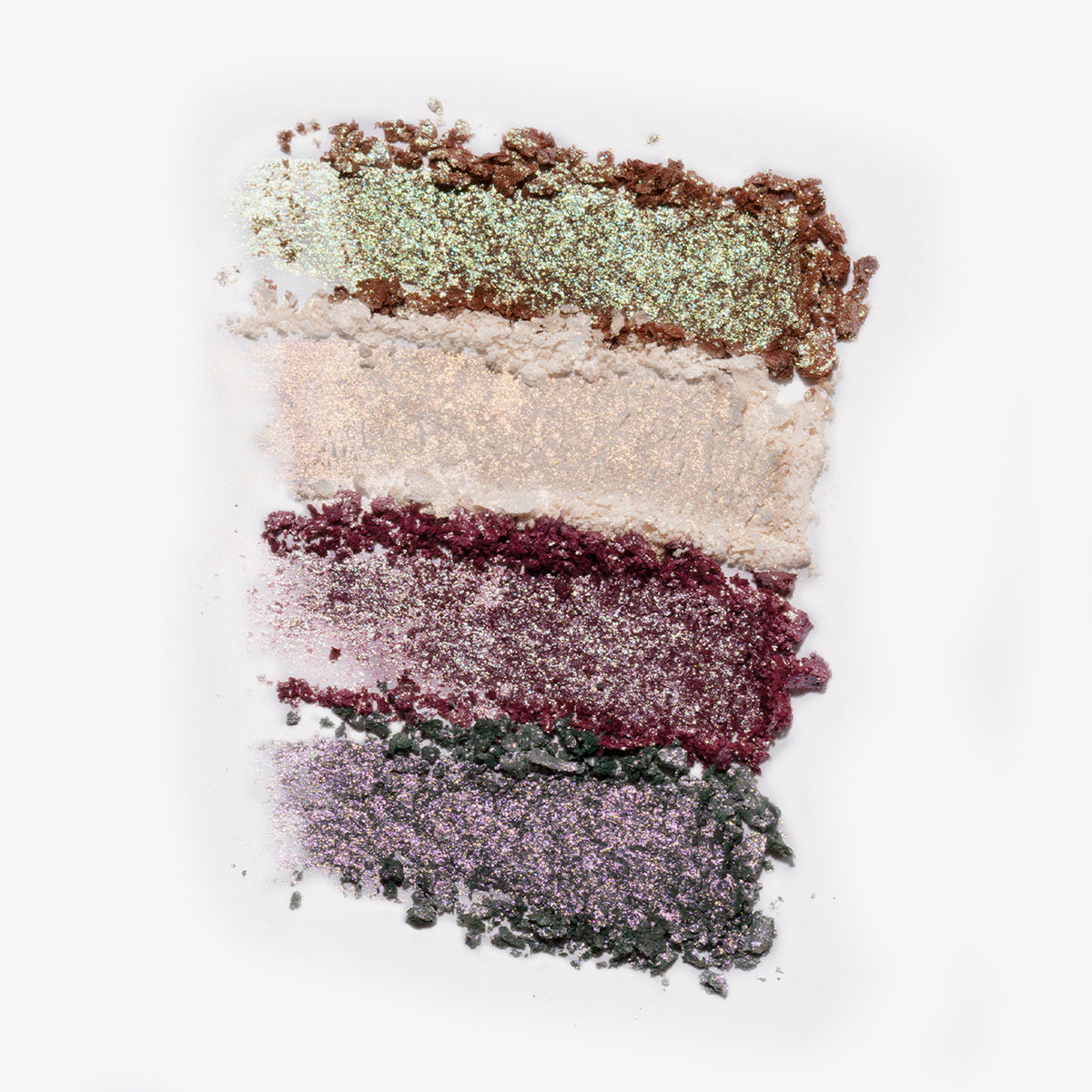 Auf weißem Hintergrund werden vier schimmernde Lidschattenmuster in Grün, Beige, Burgunderrot und Lila aus der Shimmer Saga Palette von LH Cosmetics angezeigt.
