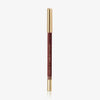Ein NABLA Close-Up Lip Shaper Lippenkonturenstift in der Farbe Nude #5.5, einem dunklen Rot-Nude, mit goldener Kappe, vor weißem Hintergrund.