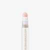 Nahaufnahme der weiß-goldenen Tube Re-Generation Concealer in der Farbe Porcelain mit rosafarbener Schwammspitze – ideal für sehr helle Haut mit neutralem Unterton.