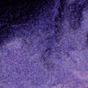 Nahaufnahme der Textur der Twin Flames Adore U in schimmerndem metallischem Lila.
