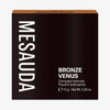 Die schwarze Schachtel des Mesauda Beauty Bronze Venus Bronzers aufrecht vor einem weißen Hintergrund.
