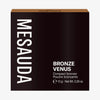 Die schwarze Schachtel des Mesauda Beauty Bronze Venus Bronzers aufrecht vor einem weißen Hintergrund.
