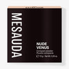 Die schwarze Schachtel des Mesauda Beauty Nude Venus Puders aufrecht vor einem weißen Hintergrund.
