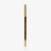 Ein NABLA Close-Up Lip Shaper Lippenkonturenstift in der Farbe Nude #5, einem tiefen, rosabraunen Ton, mit goldener Kappe, senkrecht stehend vor weißem Hintergrund.