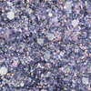 Nahaufnahme der Miami Lights Glitter Palette mit funkelndem lila Glitzer mit sechseckigen Formen und schimmernden Reflexen.