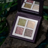 Lilane LH Cosmetics Shimmer Saga Palette geöffnet und zeigt vier schimmernde Farbtöne.