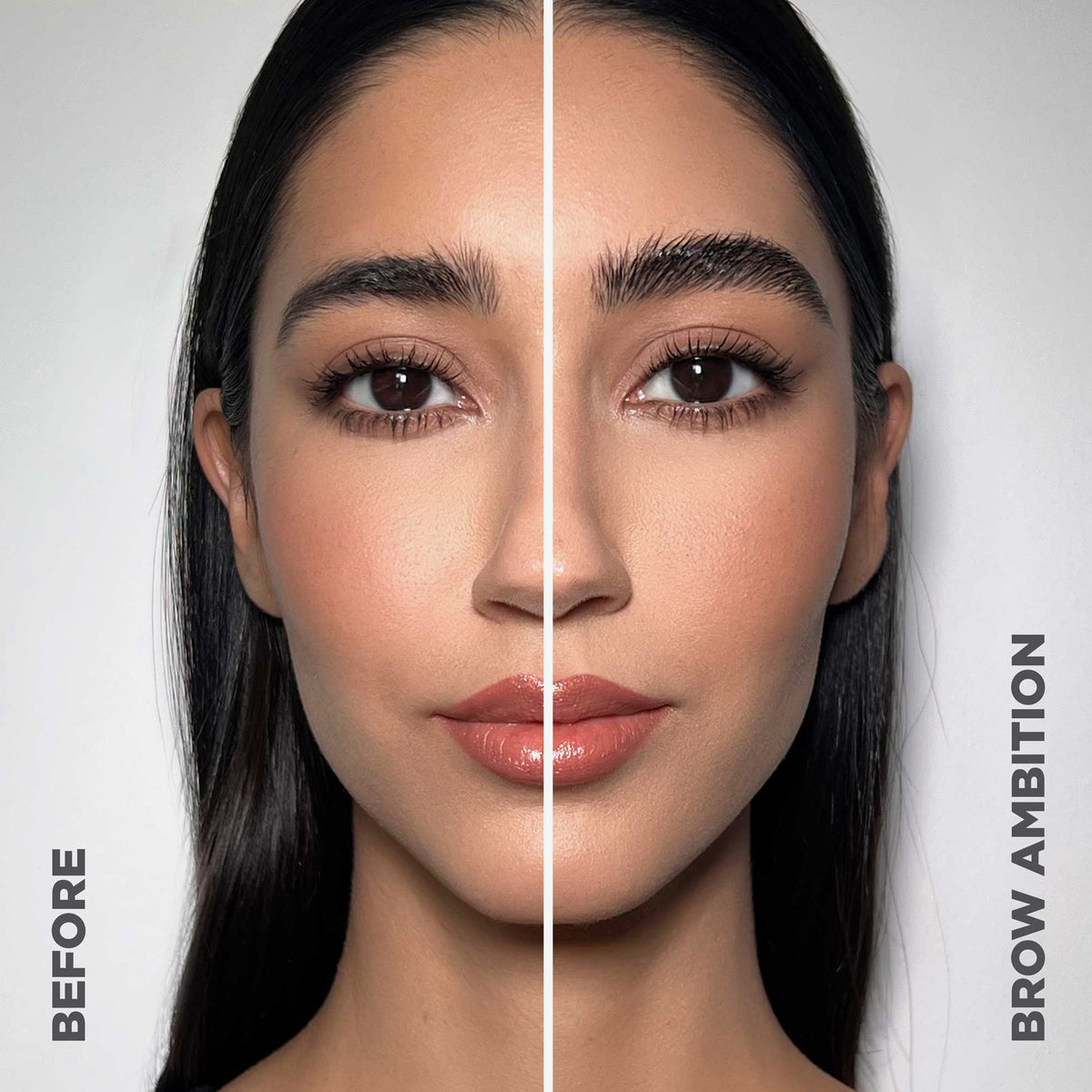 Geteiltes Bild des Gesichts einer Frau: links mit natürlichen Augenbrauen, rechts mit dichten, definierten Augenbrauen, die mit Brow Ambition gestylt wurden. Text: Vorher und mit Brow Ambition.