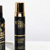 Schwarz-goldene Flasche Bondi Sands Self Tanning Foam auf weißem Hintergrund