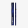 Ein NABLA Brow Divine Augenbrauenstift in Blau steht aufrecht mit seiner passenden Box.
