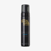 Der Bondi Sands Self Tanning Foam Ultra Dark in einer schwarzen Flasche vor weißen Hintergrund