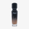 Eine halb transparente halb schwarze Flasche Chroma Cover Foundation Matte in der Farbe C9 vor weißem Hintergrund.