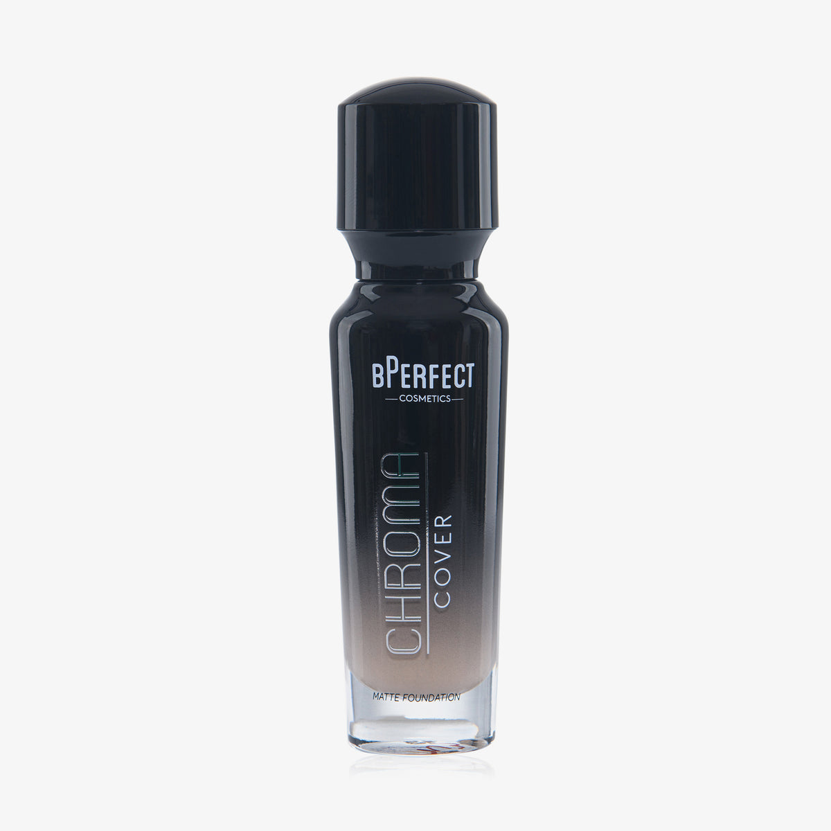 Eine halb transparente halb schwarze Flasche Chroma Cover Foundation Matte in der Farbe N3 vor weißem Hintergrund.